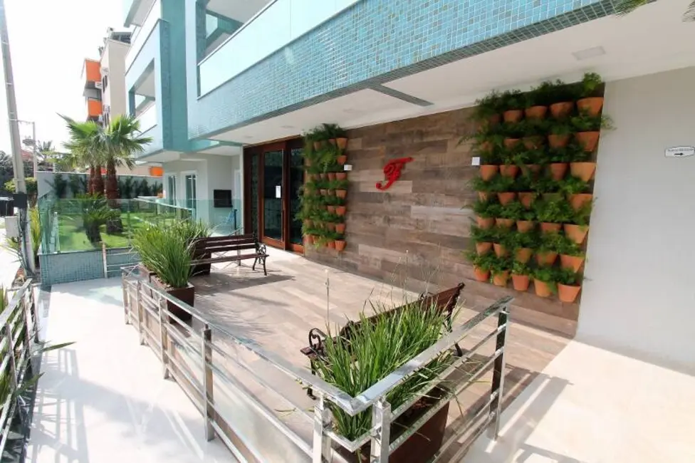 Apartamento com 2 quartos para alugar em Bombinhas - SC - imagem 3 Foto 3 de Apartamento com 2 quartos para alugar em Bombinhas - SC