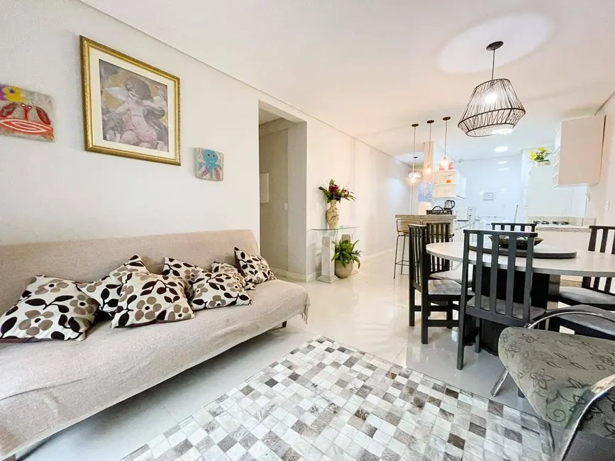 Apartamento com 2 quartos para alugar em Bombinhas - SC - imagem 8 Foto 8 de Apartamento com 2 quartos para alugar em Bombinhas - SC