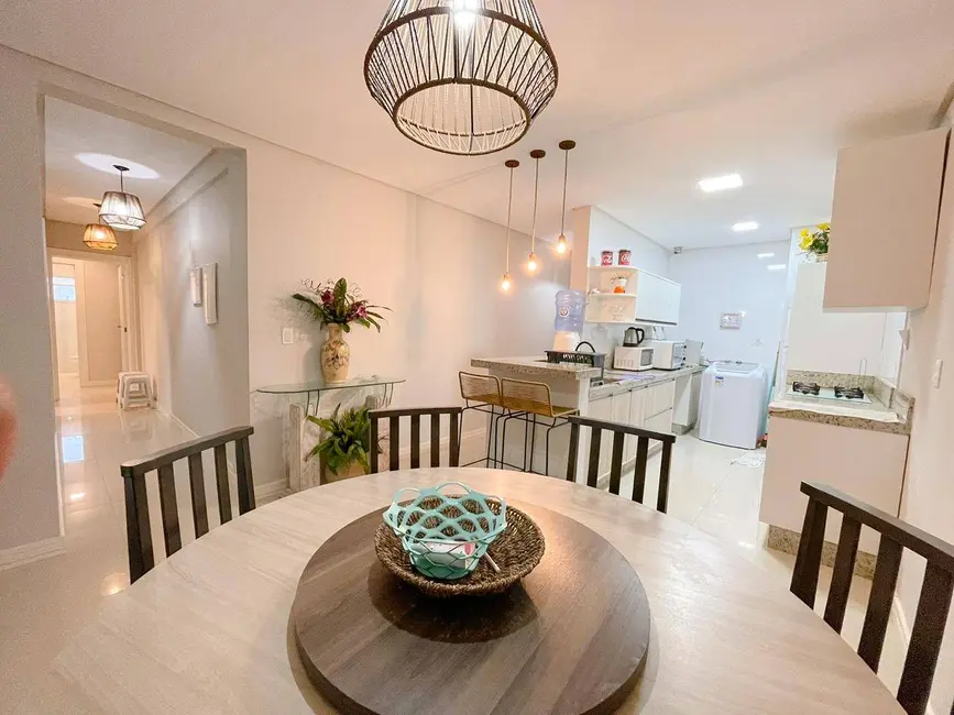 Apartamento com 2 quartos para alugar em Bombinhas - SC - imagem 9 Foto 9 de Apartamento com 2 quartos para alugar em Bombinhas - SC