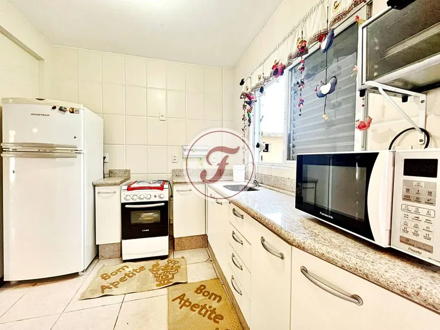 Foto 8 de Sobrado com 2 quartos para alugar em Bombinhas - SC