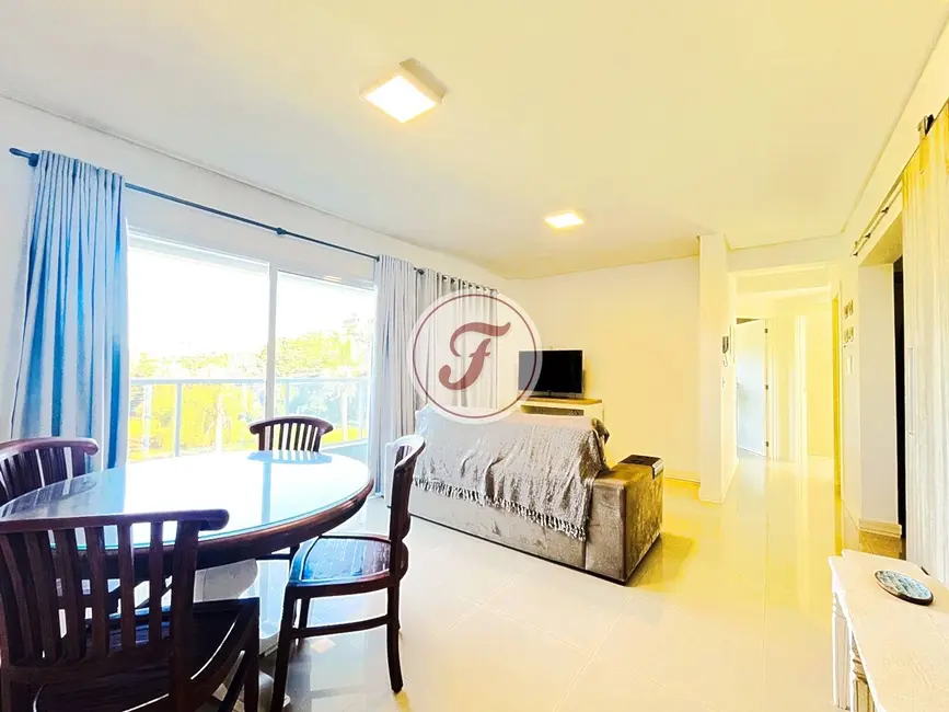 Apartamento com 2 quartos para alugar em Bombinhas - SC - imagem 8 Foto 8 de Apartamento com 2 quartos para alugar em Bombinhas - SC