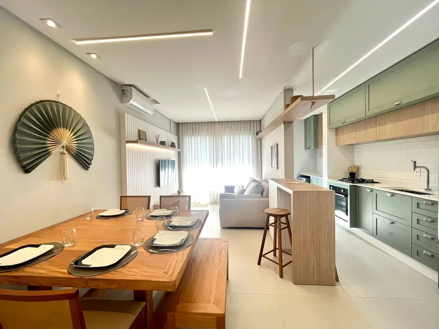 Foto 6 de Apartamento com 2 quartos à venda, 84m2 em Bombinhas - SC