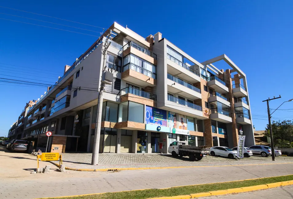 Foto 2 de Apartamento com 2 quartos à venda, 84m2 em Bombinhas - SC