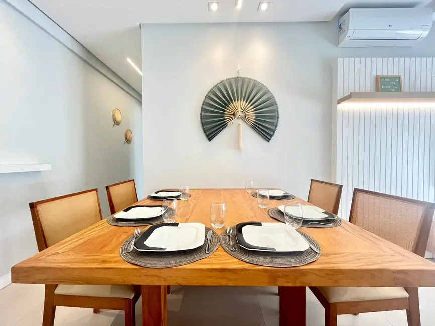 Foto 8 de Apartamento com 2 quartos à venda, 84m2 em Bombinhas - SC