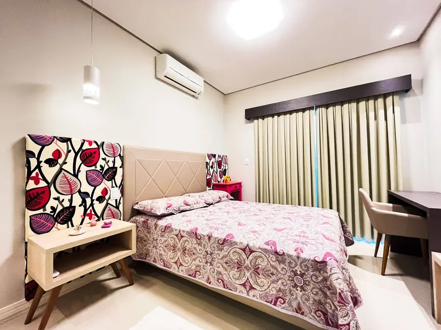 Foto 8 de Cobertura com 3 quartos à venda, 175m2 em Bombinhas - SC