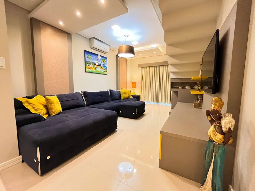 Foto 5 de Cobertura com 3 quartos à venda, 175m2 em Bombinhas - SC