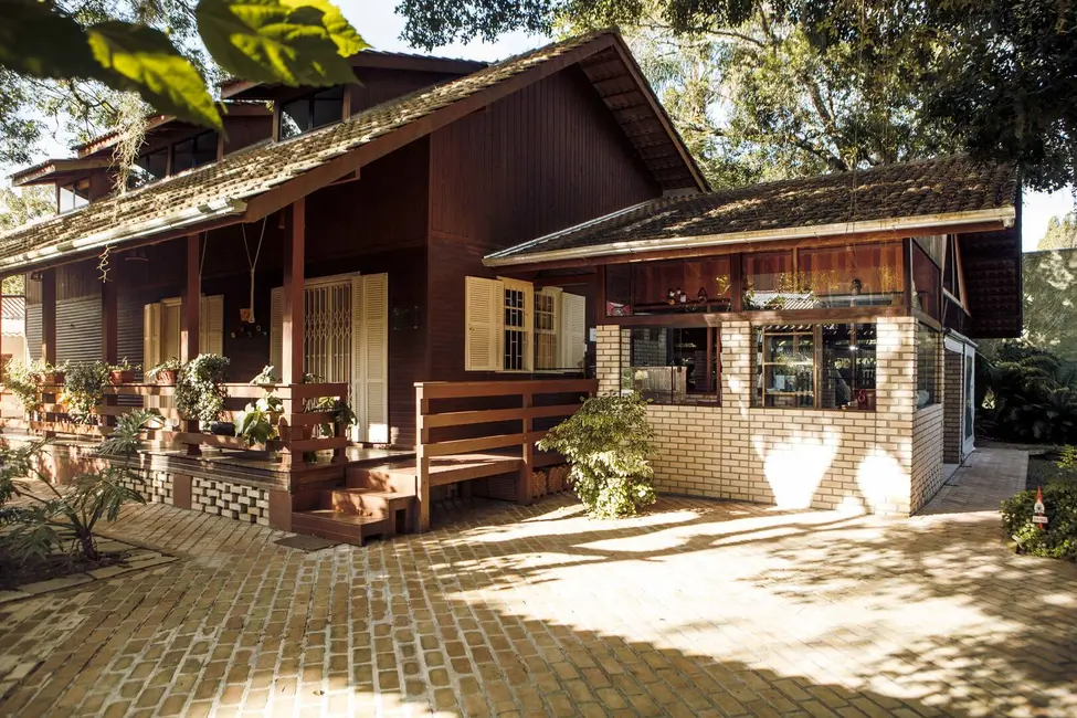 Pousada com 1 quarto à venda, 2208m2 em Bombinhas - SC - imagem 6 Foto 6 de Pousada com 1 quarto à venda, 2208m2 em Bombinhas - SC