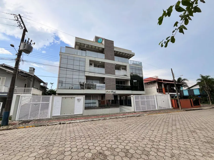 Foto 2 de Apartamento com 2 quartos à venda, 78m2 em Bombinhas - SC
