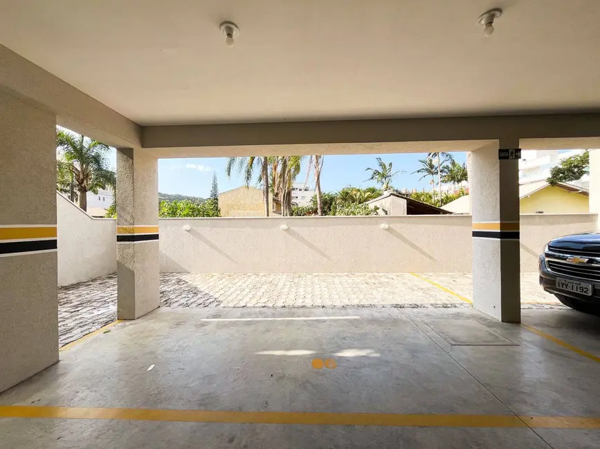 Foto 3 de Apartamento com 2 quartos à venda, 78m2 em Bombinhas - SC