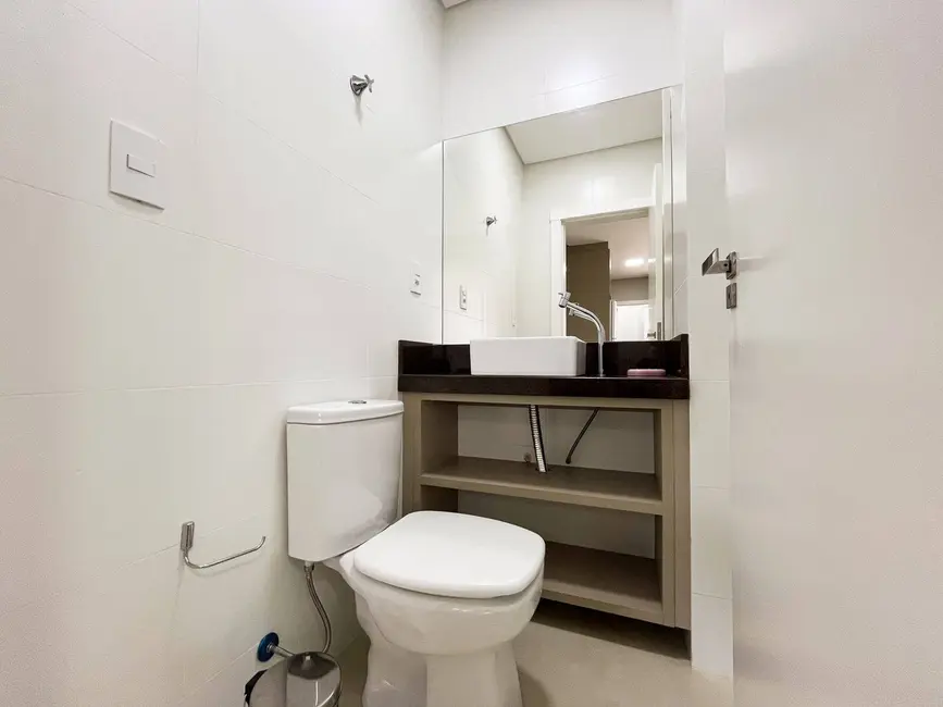 Foto 8 de Apartamento com 2 quartos à venda, 78m2 em Bombinhas - SC