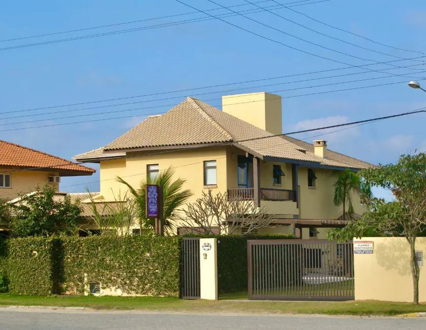 Casa com 6 quartos à venda em Bombinhas - SC - imagem 4 Foto 4 de Casa com 6 quartos à venda em Bombinhas - SC