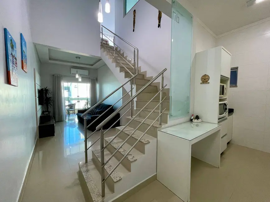 Foto 8 de Cobertura com 3 quartos à venda e para alugar em Bombinhas - SC