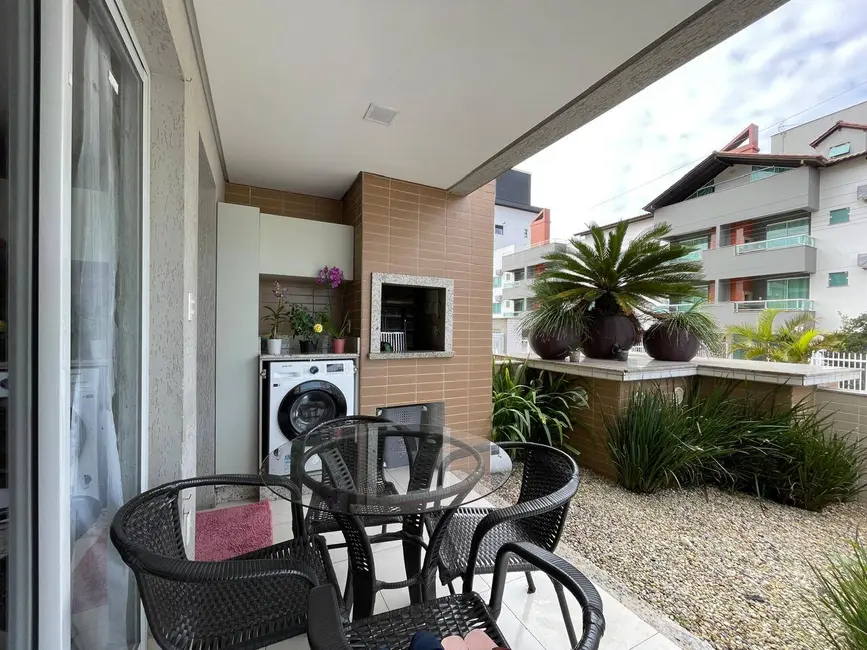 Foto 3 de Apartamento com 2 quartos à venda e para alugar em Bombinhas - SC