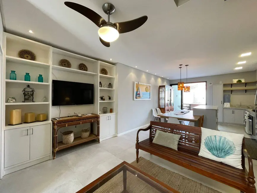 Foto 7 de Sobrado com 3 quartos à venda e para alugar em Bombinhas - SC