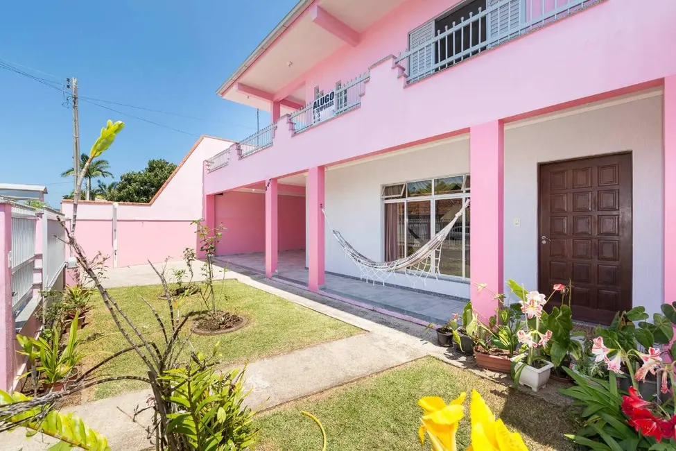 Foto 2 de Casa com 5 quartos à venda e para alugar em Bombinhas - SC
