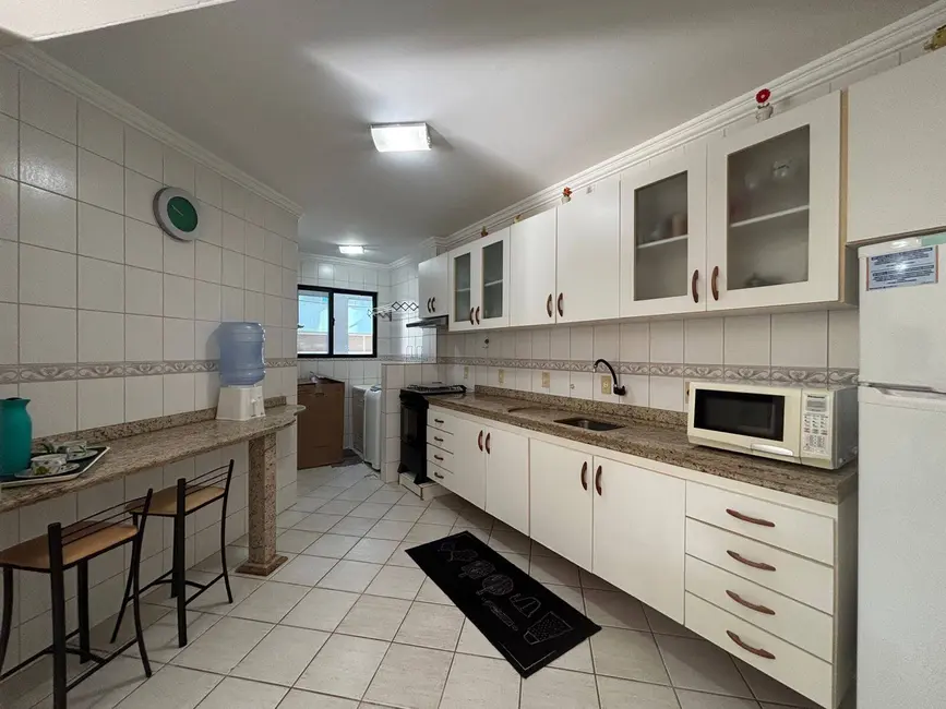 Foto 3 de Apartamento com 2 quartos à venda e para alugar em Bombinhas - SC