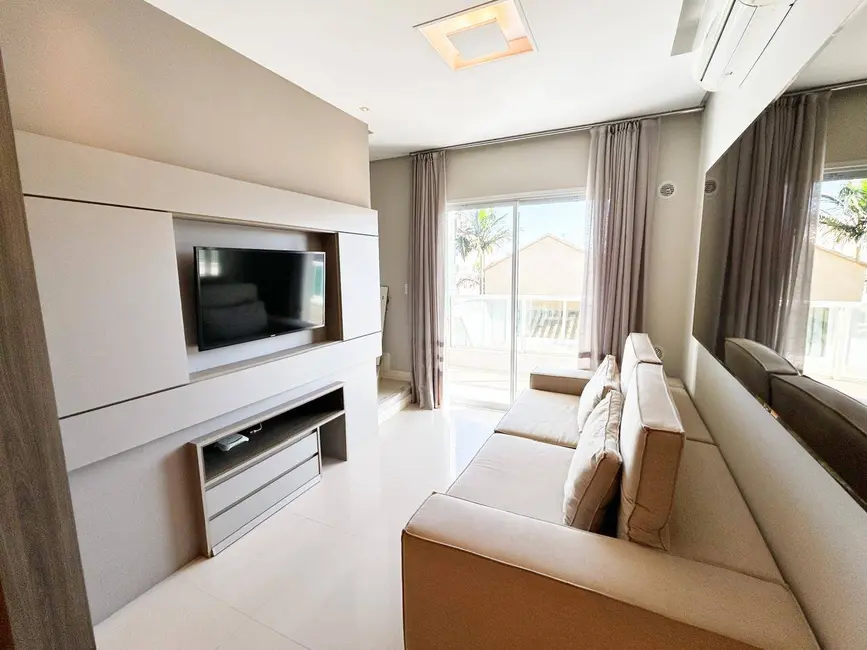 Foto 9 de Cobertura com 3 quartos à venda, 190m2 em Bombinhas - SC