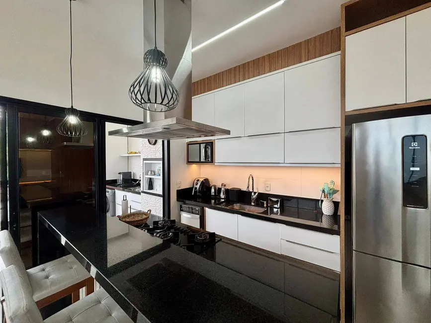 Foto 8 de Cobertura com 3 quartos à venda e para alugar em Bombinhas - SC