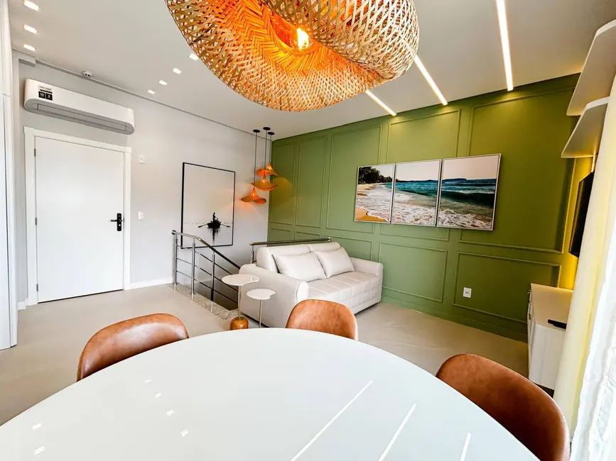 Foto 9 de Cobertura com 2 quartos à venda e para alugar em Bombinhas - SC