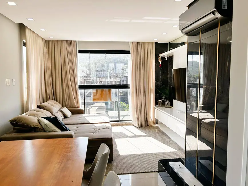 Cobertura com 3 quartos à venda, 145m2 em Bombinhas - SC - imagem 8 Foto 8 de Cobertura com 3 quartos à venda, 145m2 em Bombinhas - SC