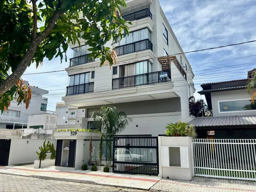 Foto 2 de Cobertura com 3 quartos à venda, 95m2 em Bombinhas - SC