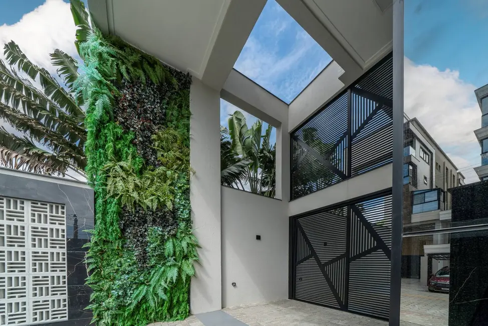 Foto 2 de Cobertura com 2 quartos à venda, 97m2 em Bombinhas - SC