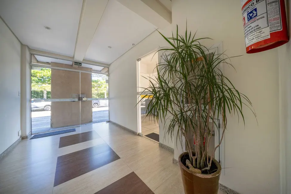Foto 3 de Apartamento com 2 quartos à venda, 65m2 em Bombinhas - SC