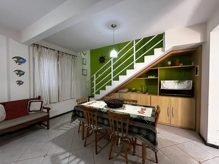 Foto 5 de Casa com 2 quartos à venda e para alugar em Bombinhas - SC