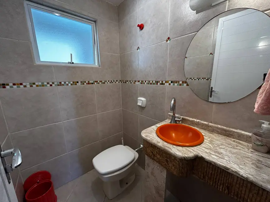 Foto 7 de Casa com 2 quartos para alugar em Bombinhas - SC