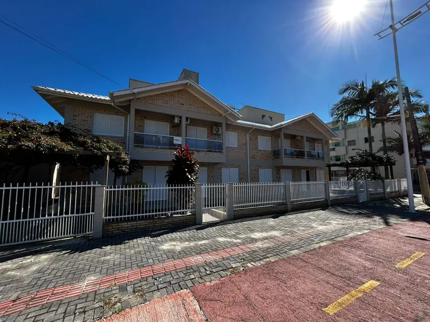 Foto 1 de Casa com 2 quartos para alugar em Bombinhas - SC