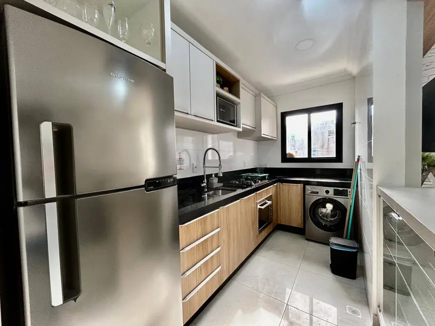 Foto 5 de Apartamento com 2 quartos para alugar em Bombinhas - SC