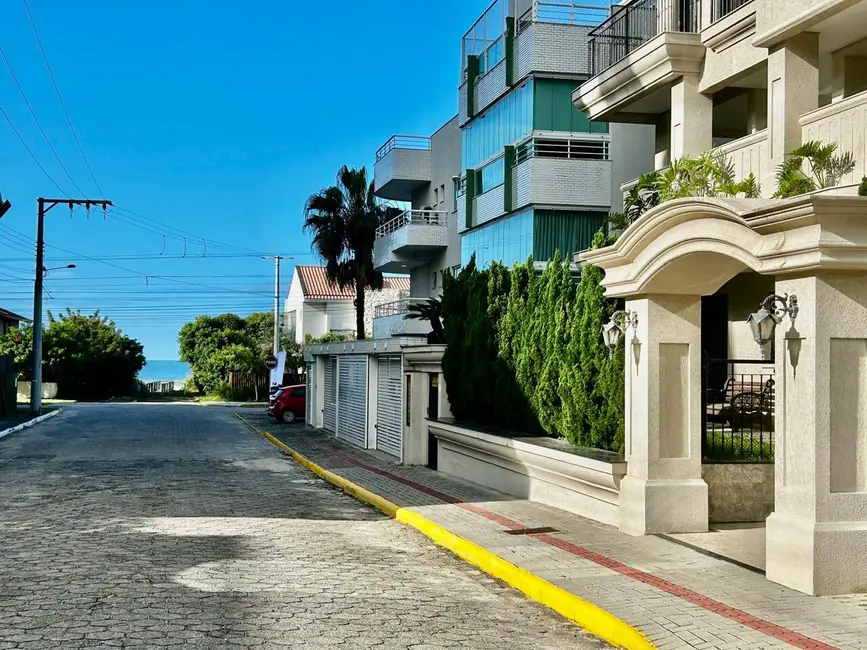 Foto 2 de Apartamento com 2 quartos para alugar em Bombinhas - SC
