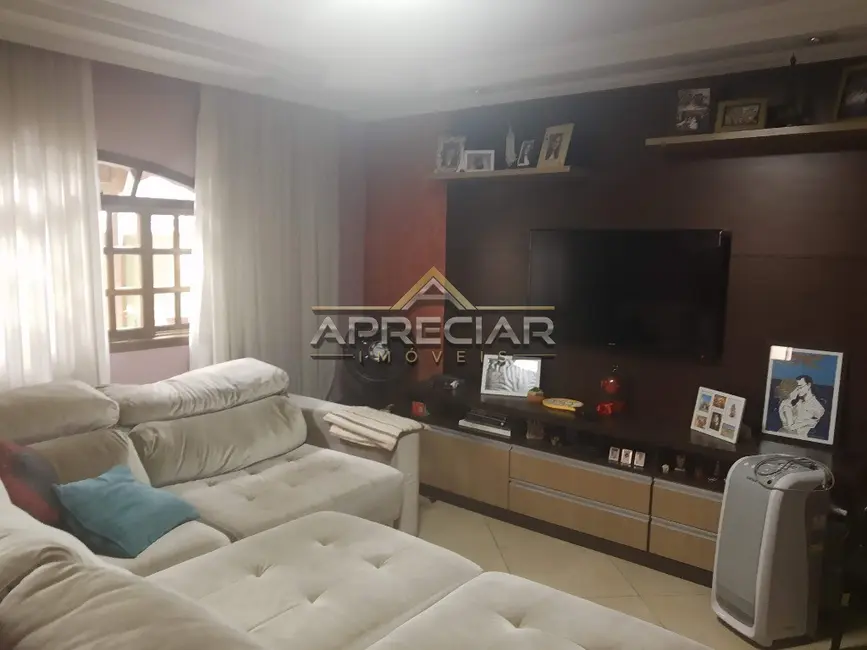 Foto 2 de Casa com 3 quartos à venda, 160m2 em Burgo Paulista, São Paulo - SP