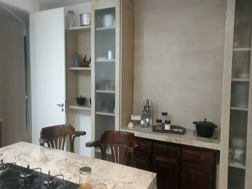 Foto 8 de Casa de Condomínio com 3 quartos à venda e para alugar, 270m2 em Parque Residencial Itapeti, Mogi Das Cruzes - SP