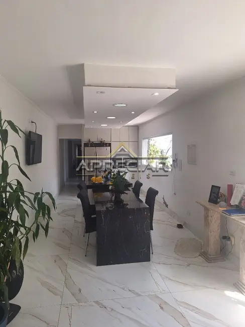 Foto 1 de Casa com 3 quartos à venda, 200m2 em Burgo Paulista, São Paulo - SP